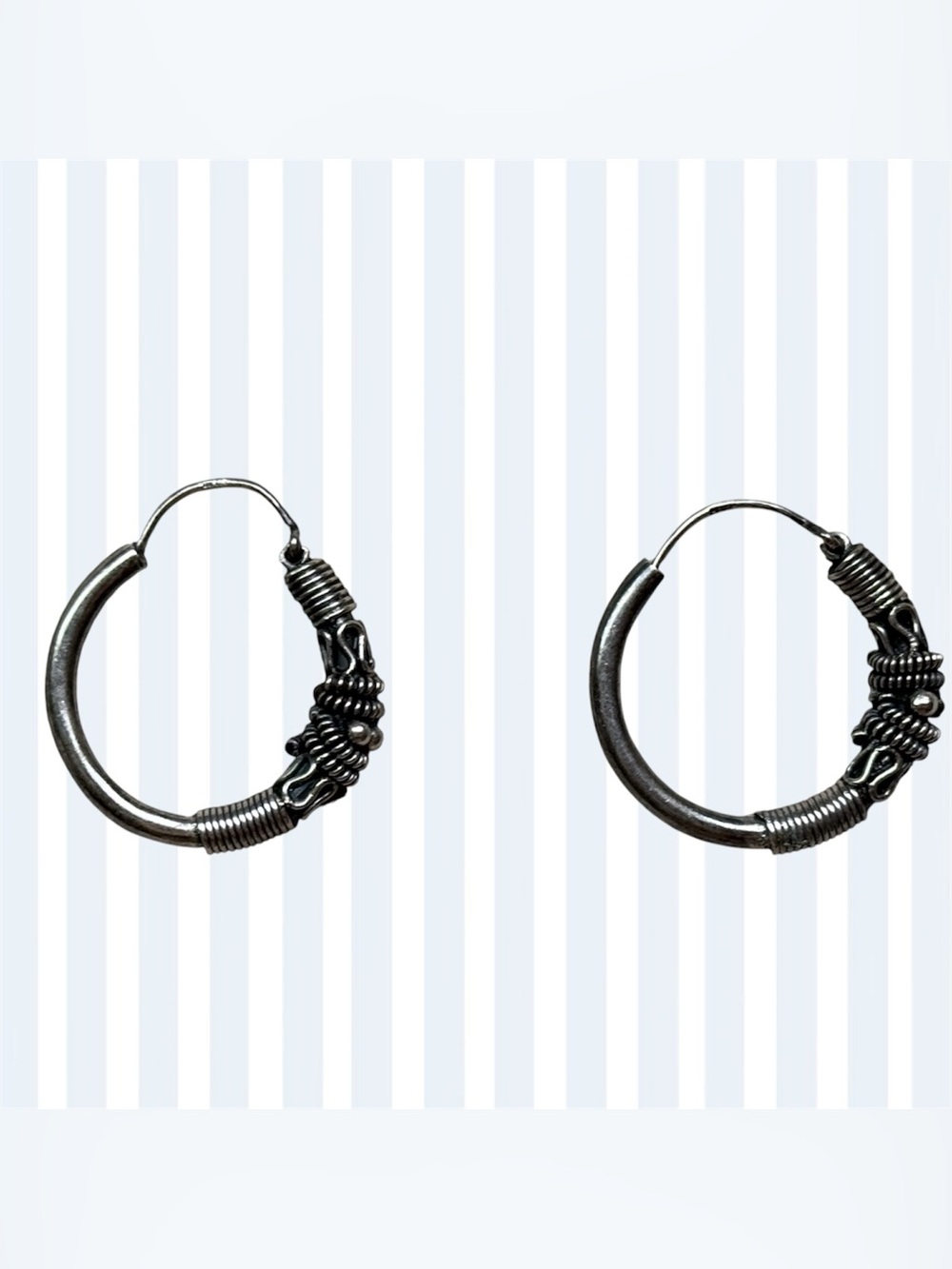 Vintage small hoop earrings